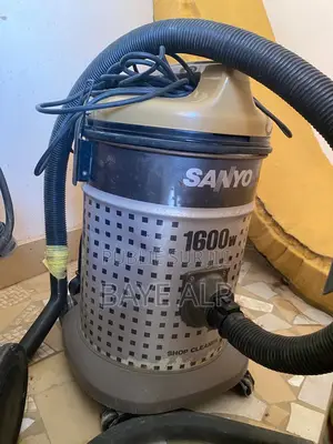 Sayno Et Toshiba Aspirateur 1600w 21l Grande Capacité