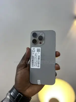 Nouveau Apple iPhone 15 Pro Max 256 GB Gris