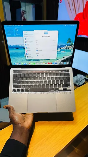 Neuf Apple MacBook Pro 2020 M1 16GB Apple M1 SSD 256GB