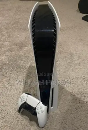 Playstation 5 + 1 Manettes