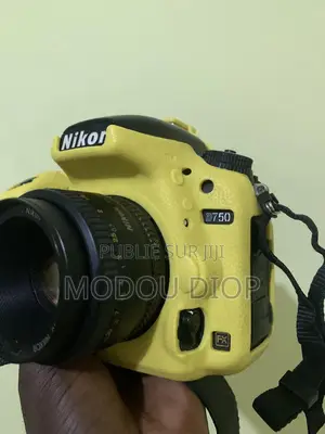 Nikon D750 Avec Deux Objectifs 50mm Et 24-70mm Flash V860ll Et X2t