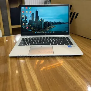 Neuf HP EliteBook 840 G8 16GB Intel Core I5 SSD 256GB