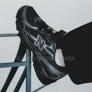 New Balance 740