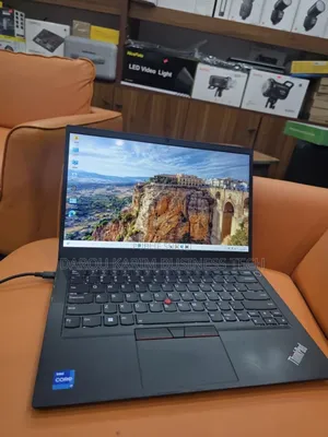 Nouveau Lenovo ThinkPad E14 Gen 2 8GB Intel Core i5 SSD 256GB