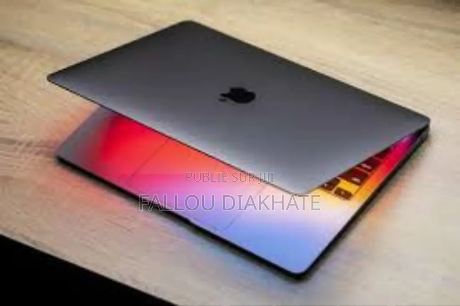 Nouveau Apple MacBook Air 2020 M1 8GB Intel Core i7 SSD 256GB