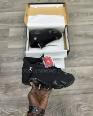 Shoes Jordan 14 Couleur Noir Original Disponible