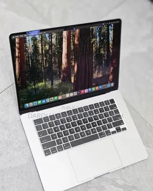 Nouveau Apple MacBook Air 2025 M4 15-inch 16GB Apple M4 SSD 512GB