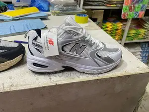 New Balance 530
