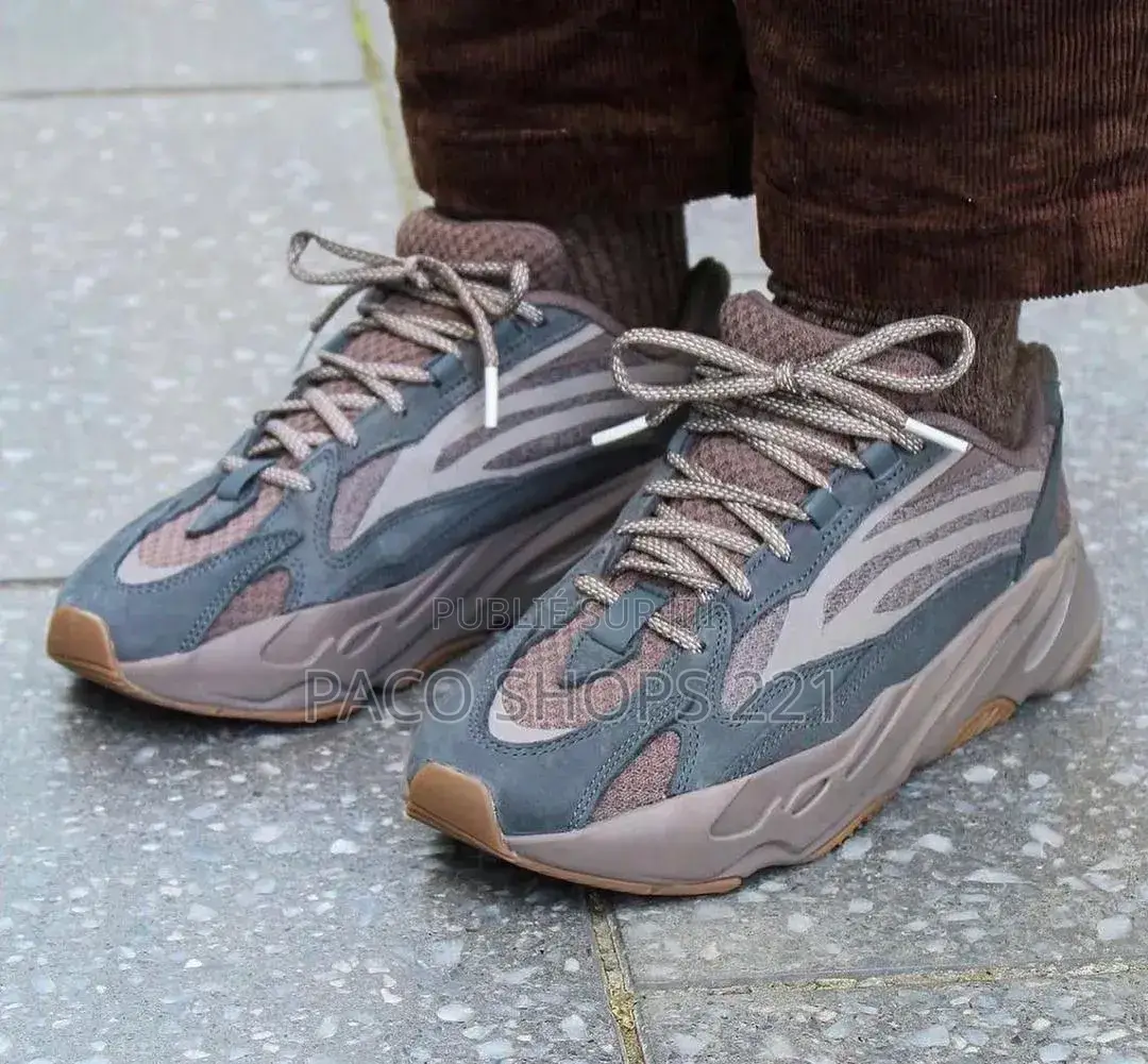 Adidas Yeezy Boost 700 V2