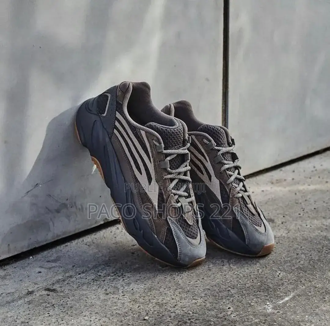 Adidas Yeezy Boost 700 V2