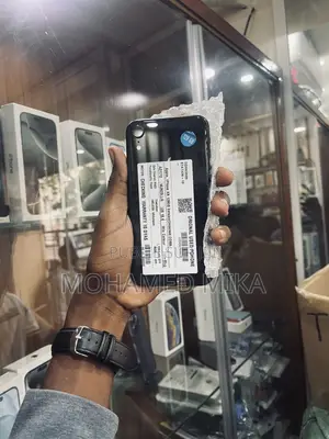 Nouveau Apple iPhone XR 128 GB Noir