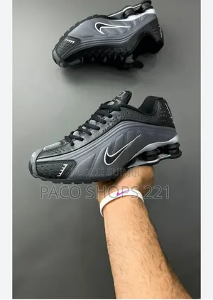 Nike Shox R4