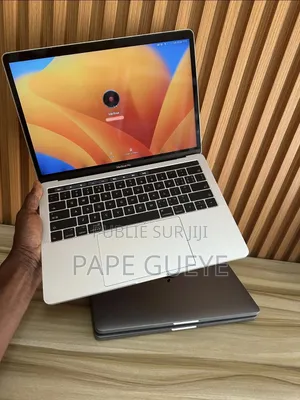 Ordinateur portable Apple MacBook Pro 2017 8GB Intel Core i5 SSD 256GB