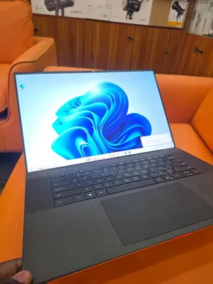Nouveau Dell XPS 15 9510 16GB Intel Core i5 SSD 512GB