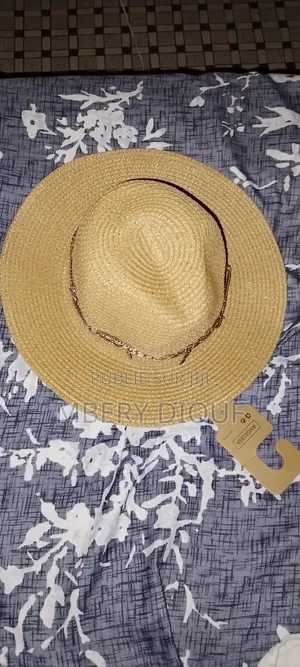 Chapeau Plage Dosponible