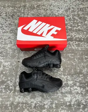 Nike Shox R4