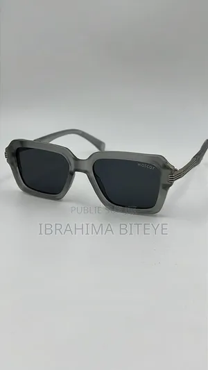 Des Lunettes De Soleil Et Photogray