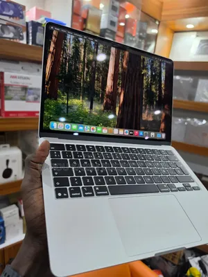Nouveau Apple MacBook Air 2025 M4 13-inch 16GB Apple M4 SSD 512GB