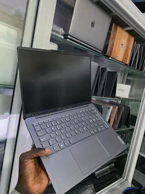 Nouveau Lenovo ThinkPad Yoga 16GB Intel Core i5 SSD 512GB