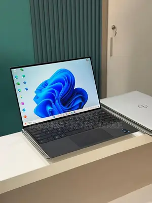 Nouveau Ordinateur portable Dell XPS 13 16GB Intel Core i7 SSD 512GB