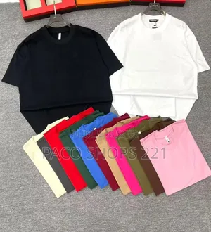Duo Élégant – Le Tee-Shirt Blanc Noir Essentiel
