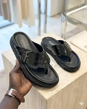 Sandal Fendi Disponible
