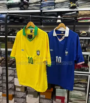 T-Shirt Clubs Team Disponible