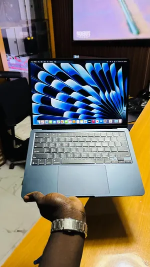 Nouveau Apple MacBook Air 2025 M4 13-inch 16GB Apple M4 SSD 256GB