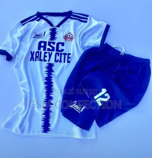 Des Maillots Et Blousons