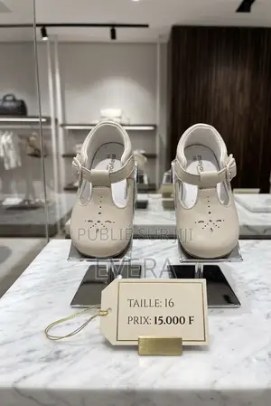 Jolie Paire De Chaussures