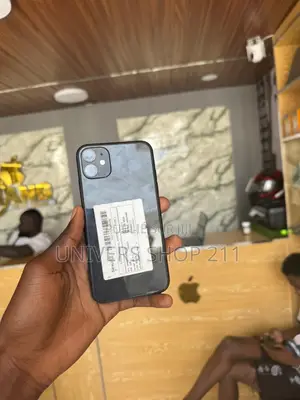Apple iPhone 11 64 GB Noir