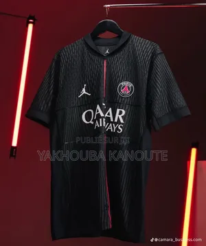 Maillots Clubs Et Équipe Nationale Disponible