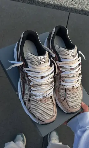 Chaussure Très Jolie À Un Prix Abordable Tel:Whatsapp