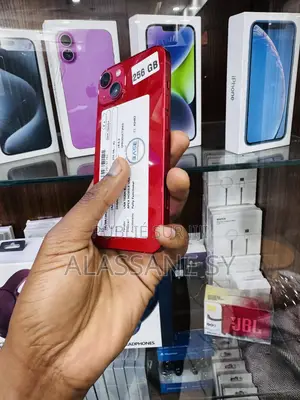 Nouveau Apple iPhone 13 256 GB Rouge