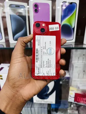 Nouveau Apple iPhone 13 256 GB Rouge