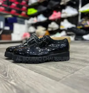 Chaussures De Ville Louis Vuitton - Cuir Verni - Édition Luxe
