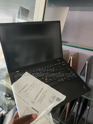 Nouveau Lenovo ThinkPad X1 Carbon Gen11 16GB Intel Core i7 SSD 512GB