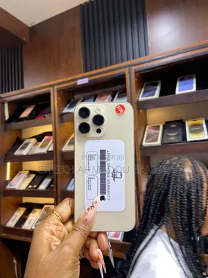 Nouveau Apple iPhone 14 Pro 128 GB Doré