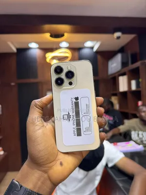 Nouveau Apple iPhone 13 Pro Max 128 GB Doré