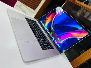 Ordinateur portable Apple MacBook Pro 2019 16GB Intel Core i7 HDD 512GB