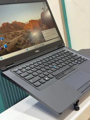 Nouveau Dell Latitude 5491 8GB AMD Ryzen 5 SSD 256GB