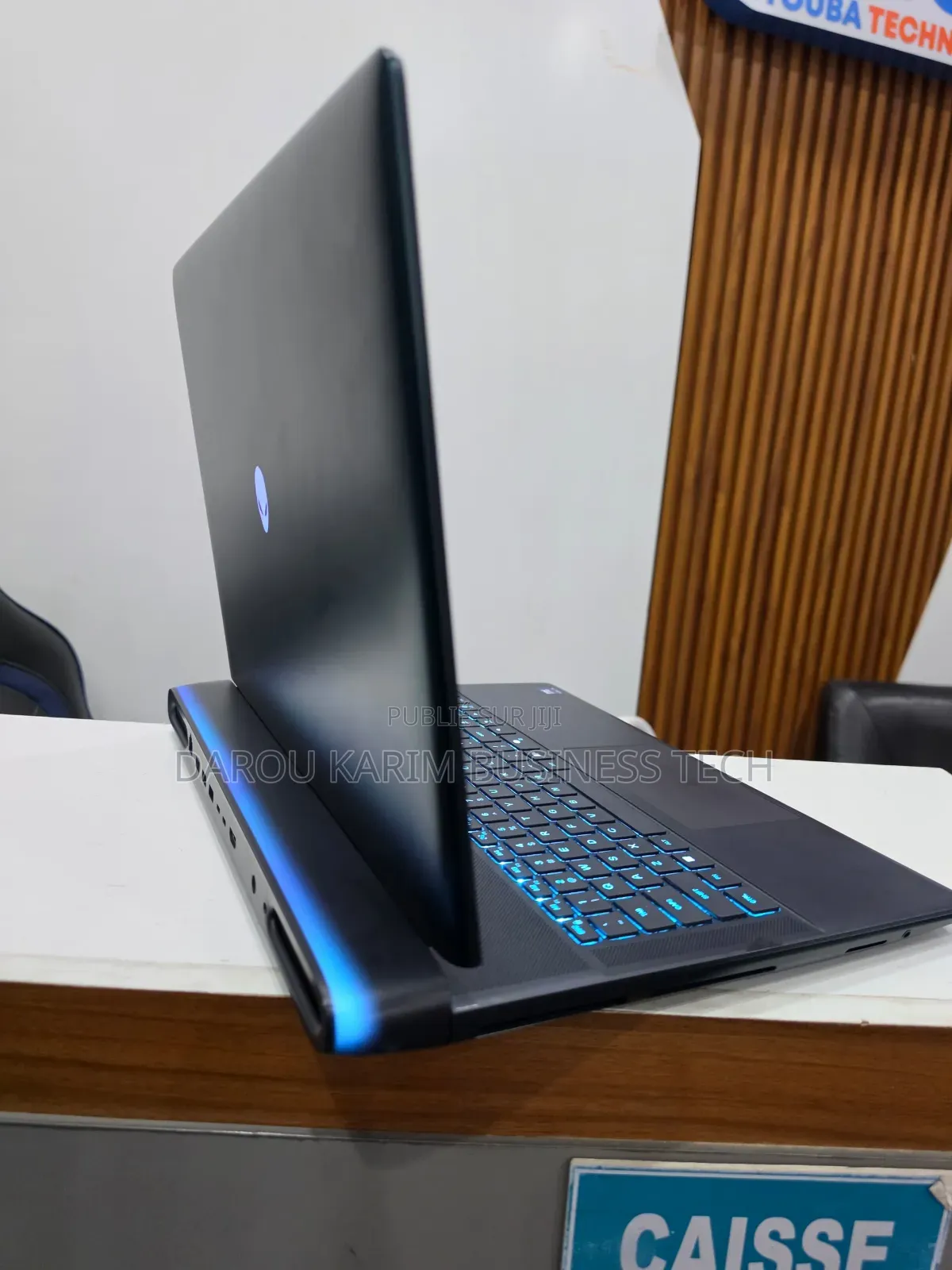 Nouveau Dell Allienware M18 R1 64GB Intel Core Ultra 9 SSD 2T