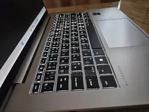 Ordinateur portable HP EliteBook 860 G10 16GB Intel Core i5 SSD 512GB