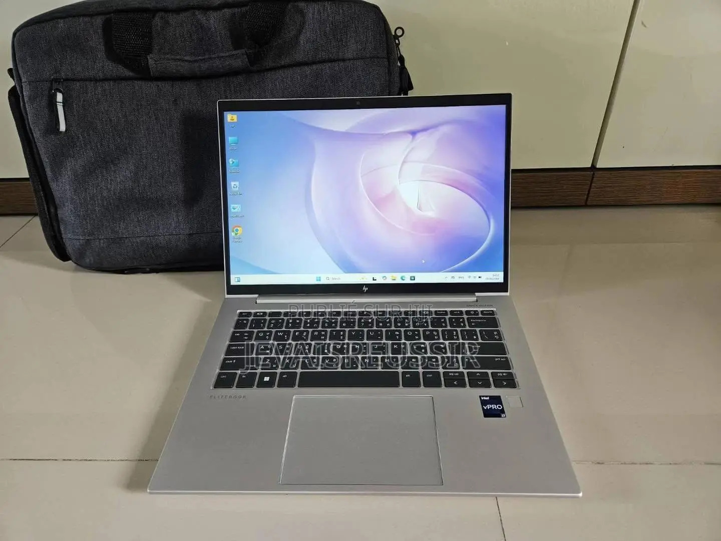 Ordinateur portable HP EliteBook 860 G10 16GB Intel Core i5 SSD 512GB