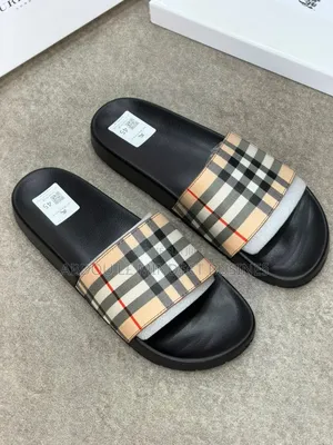 Sandal Burberry Disponible