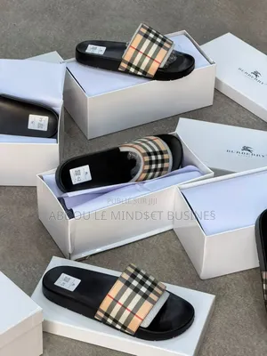 Sandal Burberry Disponible