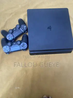 Playstation 4 Slim