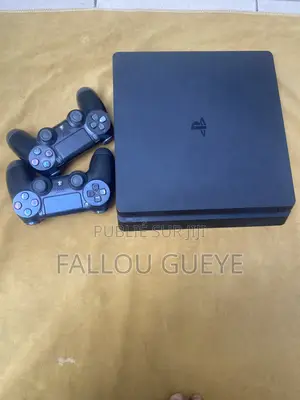 Playstation 4 Slim