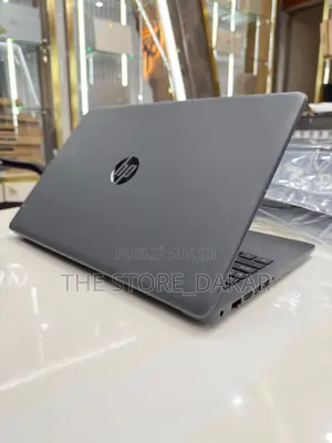 Nouveau Ordinateur portable HP 250 G7 8GB Intel Core i7 SSD 256GB