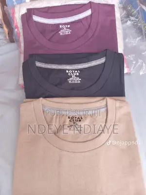 T-Shirt 100% Coton Paquet De 3 Disponible a 3500 Le Paquet en Gros Et